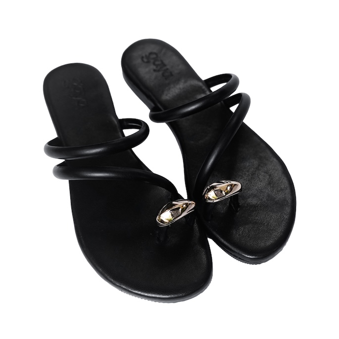 Kiva Toe Ring Flats Black