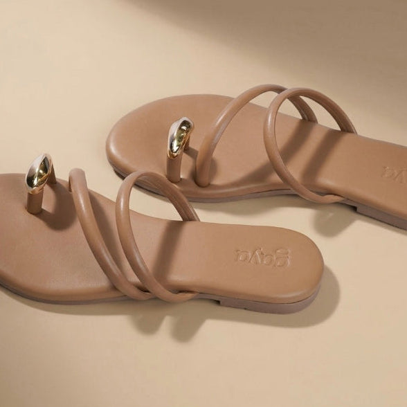 Kiva Toe Ring Flats Beige
