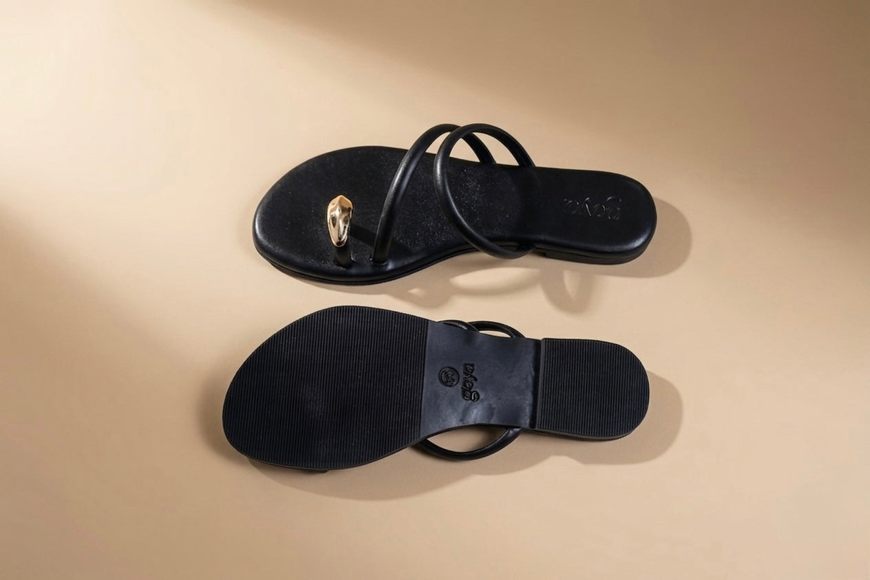 Kiva Toe Ring Flats Black