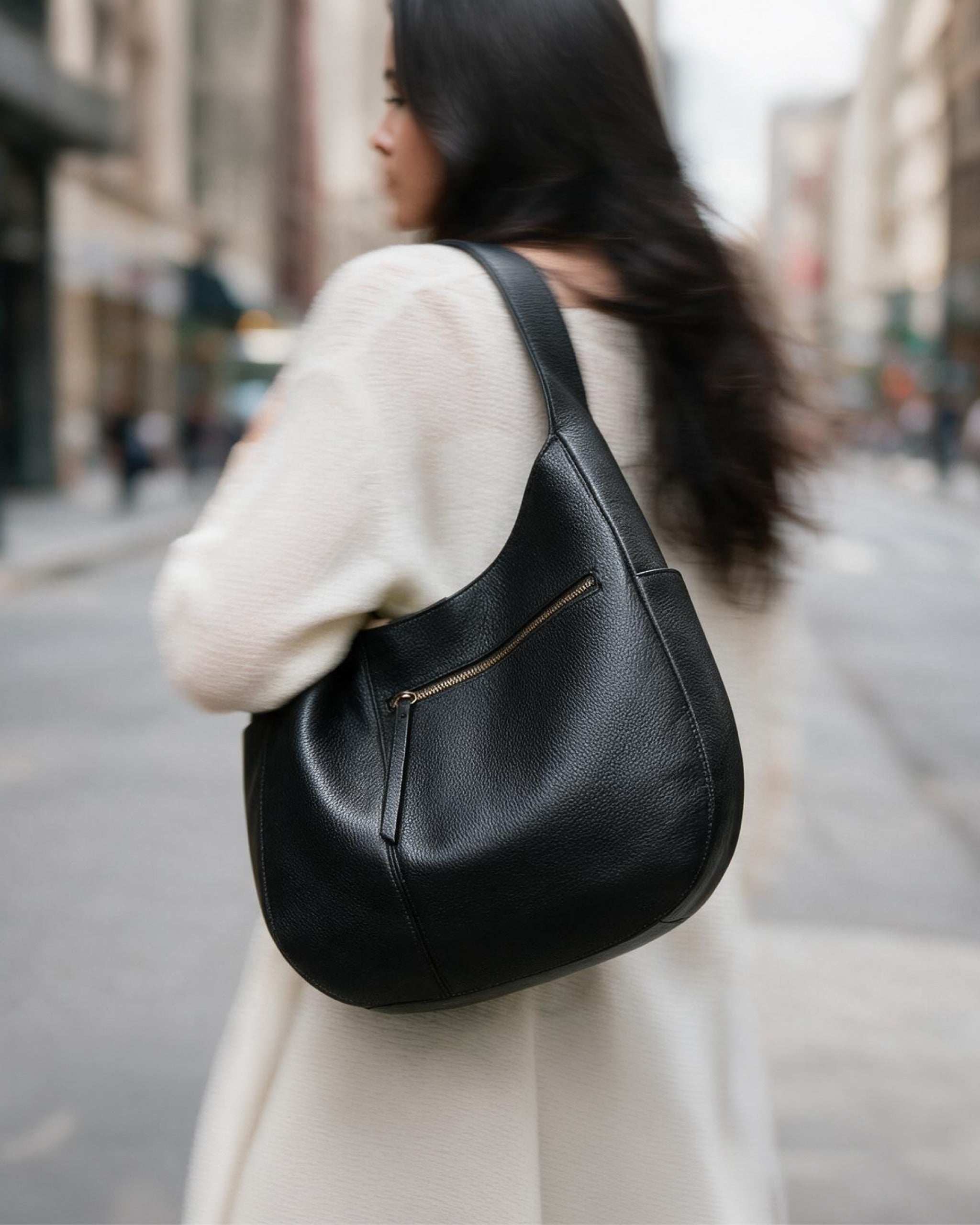 Hobo Tote Black – Fits Your Entire Day